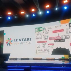 Fenomena "Solar-Powered Rave": Kenapa Festival Musik Outdoor Agustus 2026 Wajib Hapus Genset Demi Karbon Netral?